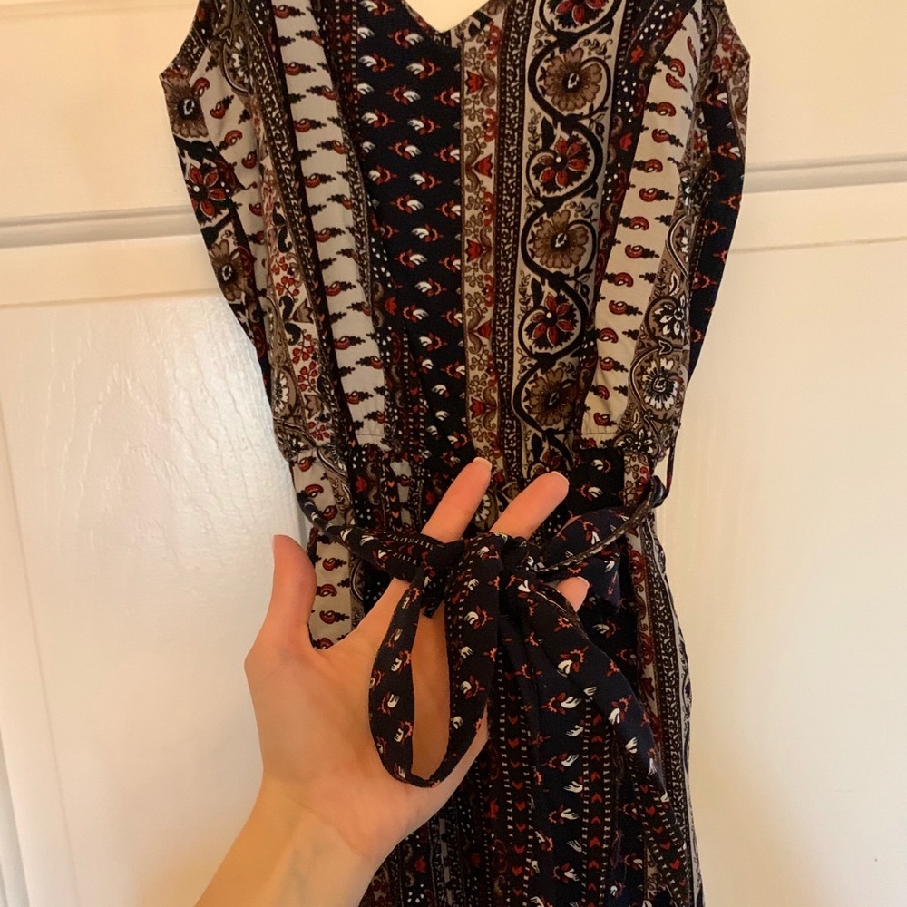 Patterned tie jumpsuit - Picture 3 of 3